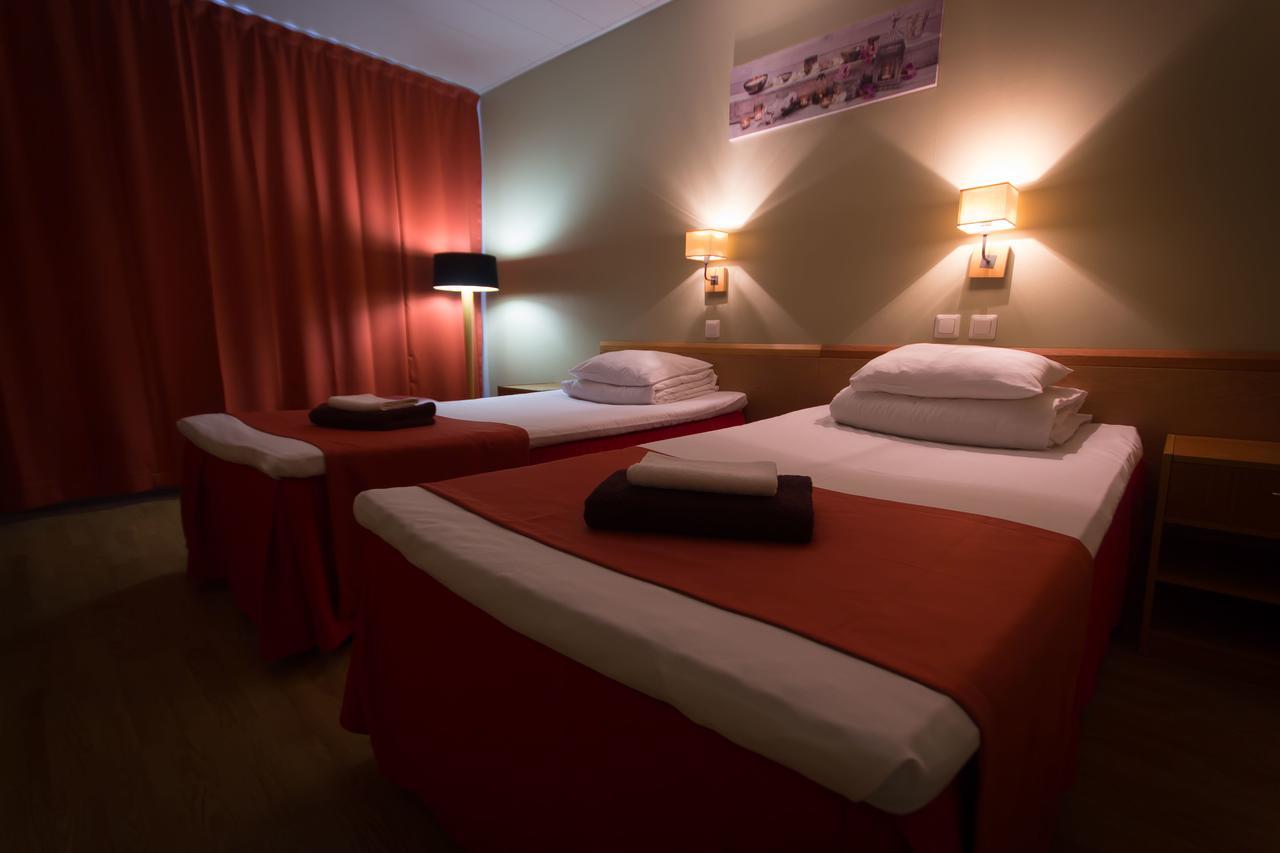 Peoleo Hotell Laagri Екстер'єр фото