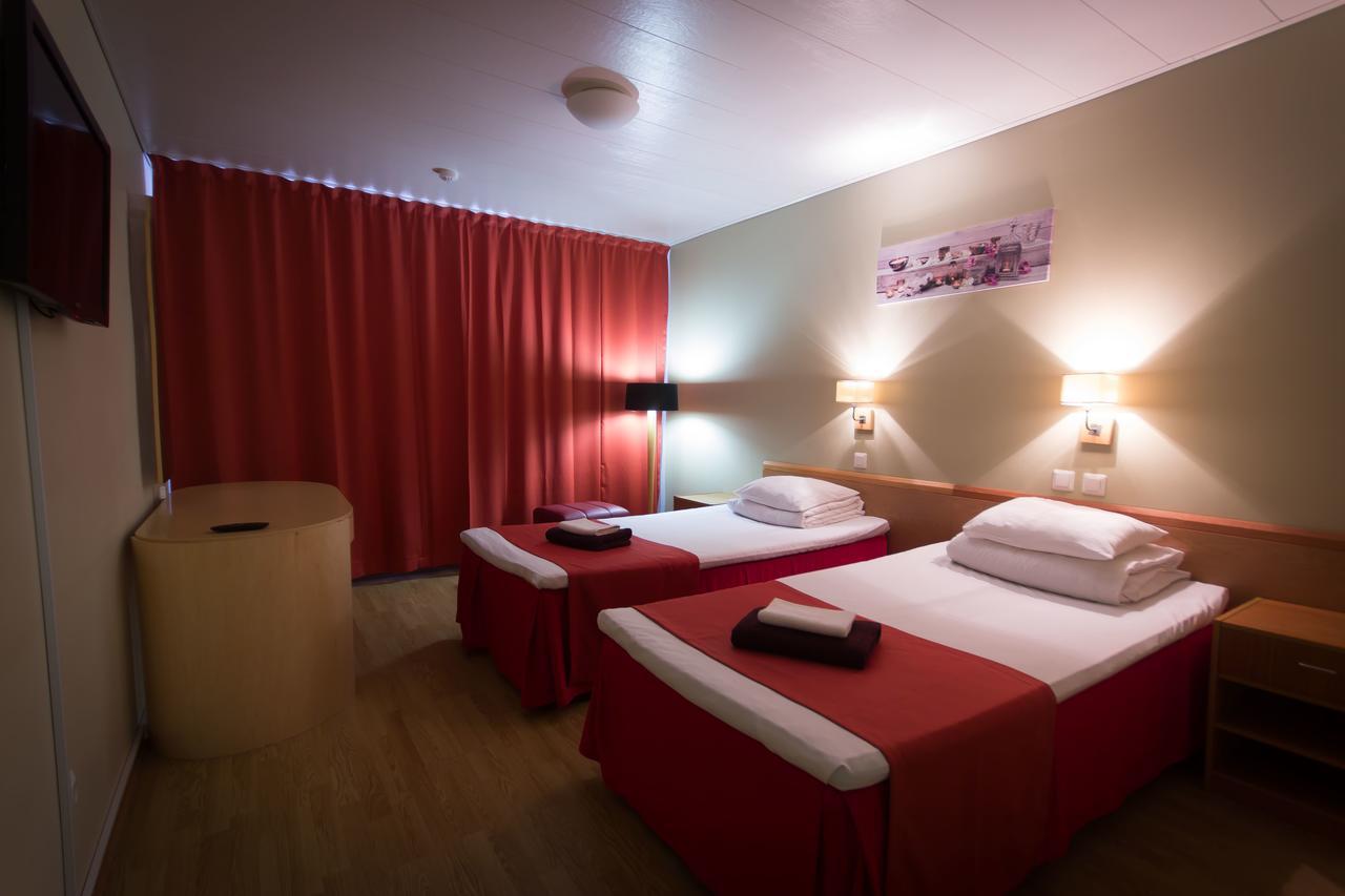 Peoleo Hotell Laagri Екстер'єр фото