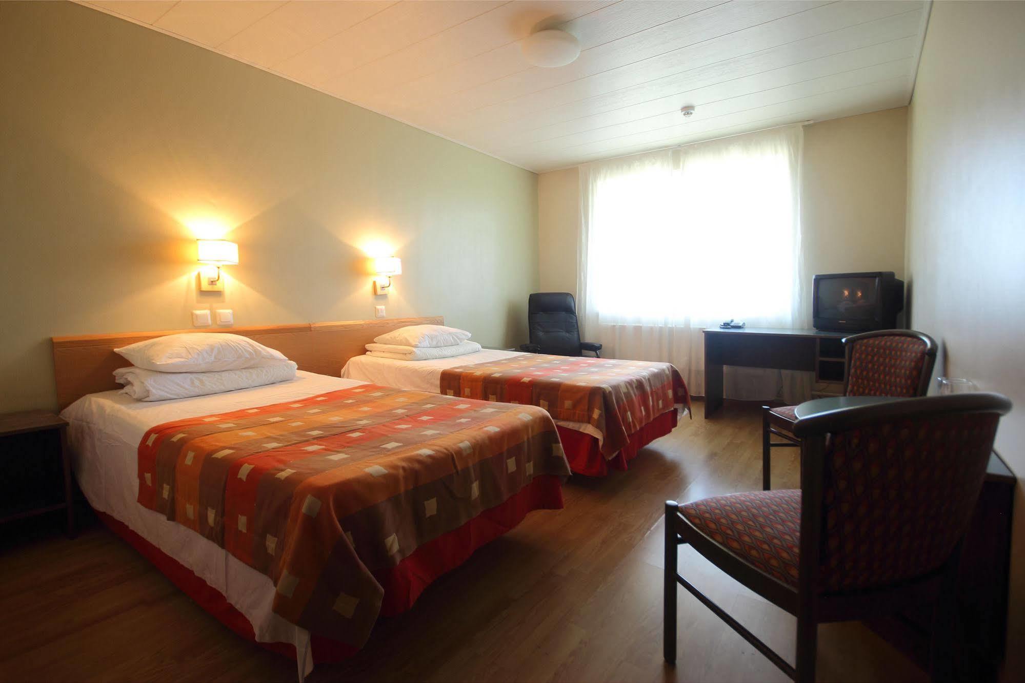 Peoleo Hotell Laagri Екстер'єр фото