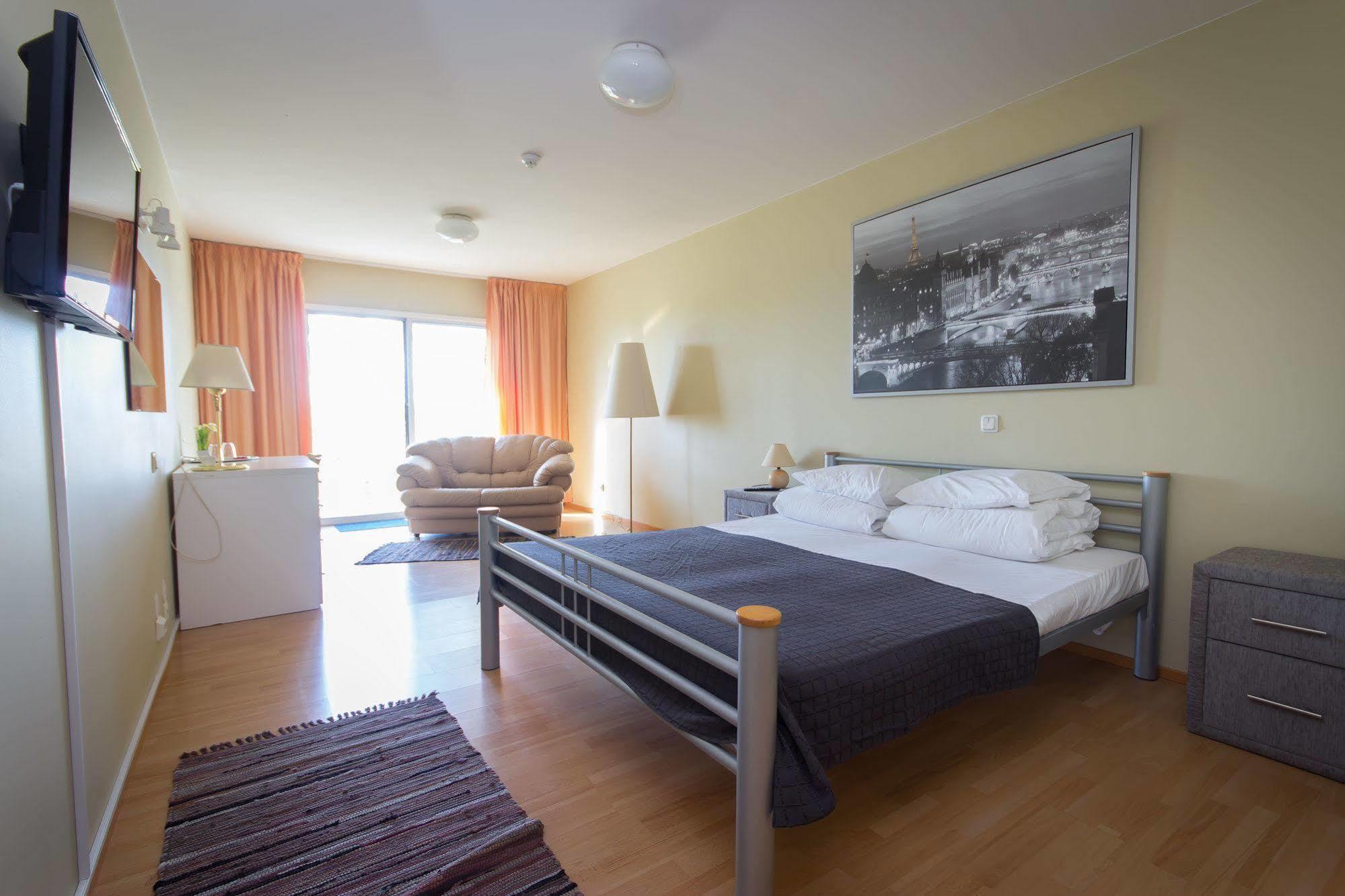 Peoleo Hotell Laagri Екстер'єр фото